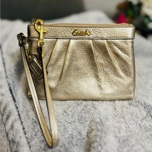 Vintage Coach Metallic Gold Wristlet in beautiful condition